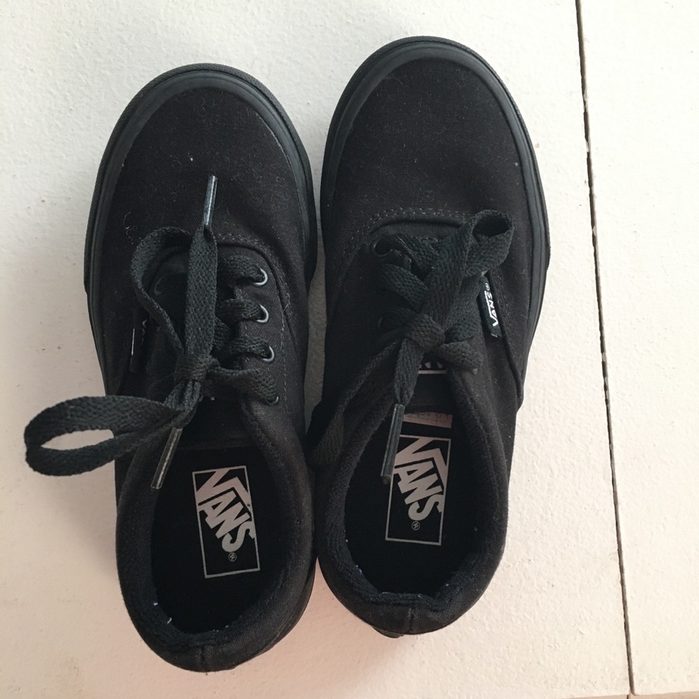 NEW NEVER WORN - Vans Kids black size 13